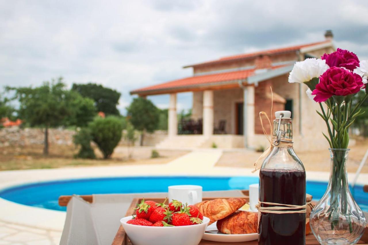 Villa Stone Pearl With Heated Swimming Pool スベティ・フィリップ・イ・ヤコブ エクステリア 写真