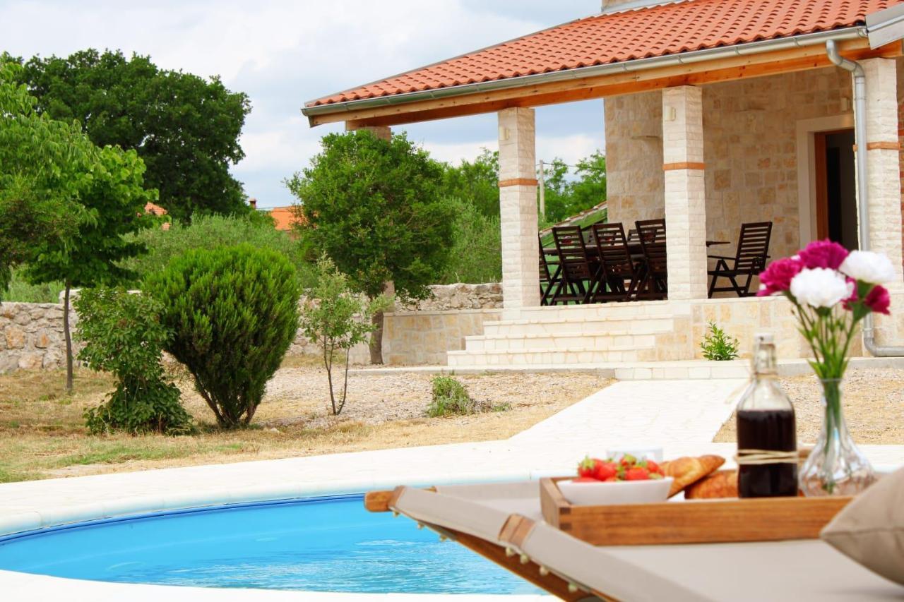 Villa Stone Pearl With Heated Swimming Pool スベティ・フィリップ・イ・ヤコブ エクステリア 写真